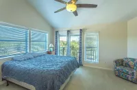 300 Ocean Mile B1, 3 bed 3 bath, Pet Friendly, community pool., SGI State Park..
