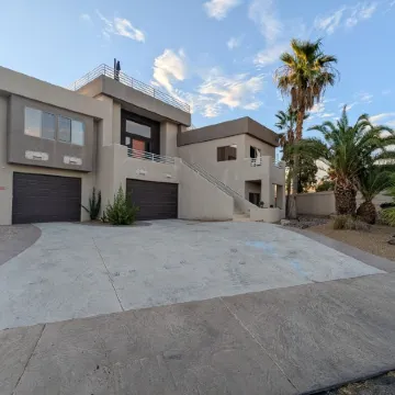 Havasu Haven! Awesome Views on Rooftop Terrace! Heated Spa and Pool! Golf!