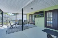 Furnished Outdoor Area! Family Home in Spring Hill - Homestays