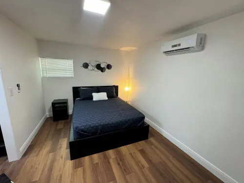 WELCOME 2 MI PRIVATE CASITA 1-bedroom apartment in charming Tampa with WiFi, AC