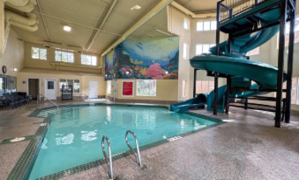 Super 8 by Wyndham Edmonton South