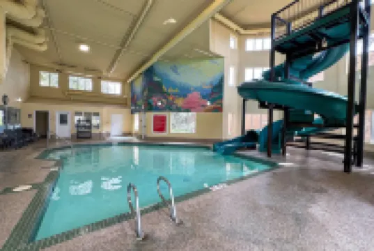 Super 8 by Wyndham Edmonton South