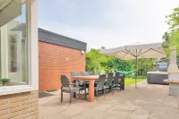 Luxe XL house de Gouden vink, with jacuzzi, 1500 meters from the beach.