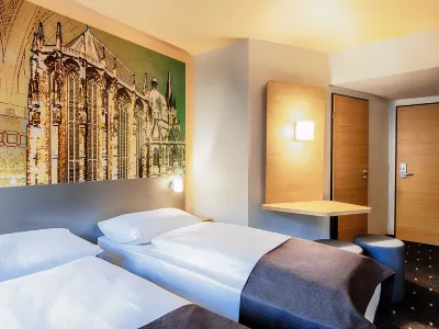B&B HOTEL Aachen-City Hotels near Aachen Cathedral Treasury