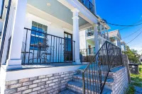 Charming Getaway with Chef's Kitchen and Breezy Greenway Access - Serene Retreat