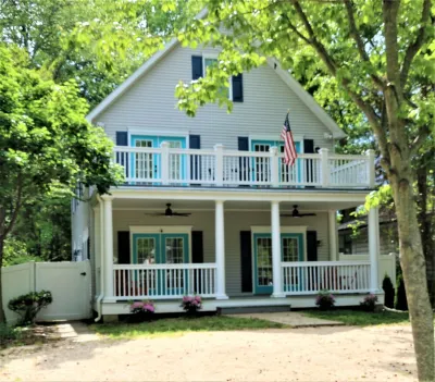 Captain's Retreat! Newly Renovated - few steps from the beach! Hotels near Sandy Point State Park