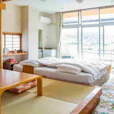 亀山温泉ホテル Rooms