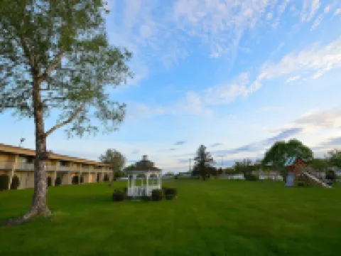 Riverview Inn & Suites Hotels in Somerset