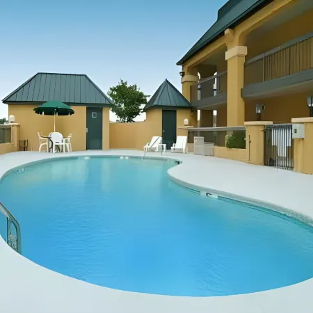 Quality Inn & Suites Civic Center