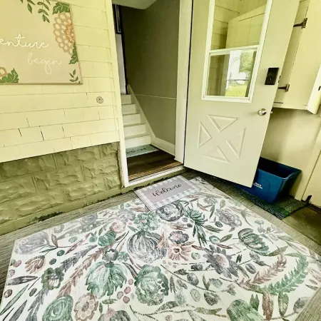 Cozy Arts & Crafts Home in the Heart of Lubec! Walk to all local amenities.
