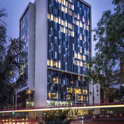 أوتيل بي إتش باركوا بيسينتيناريو Hotels near كيفيدو جيت