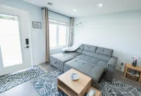 3-Beds (Sleeps 6), 2-Baths, Full Kitchen+PrivateEntrance, Ravine View