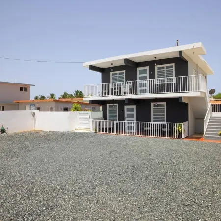 R&V Combate Beach House for 12 with Private Pool