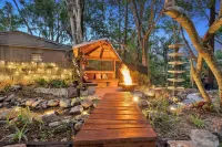 Cockatoo Cottage - Creek Swims, Mount Tamborine & Theme Park Fun! Hotels in Wongawallan