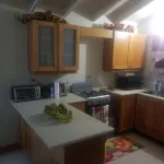 Home away from  Home,hot and cold water,Ac unit, furnished house,1min beach area Hotels in Coral Spring