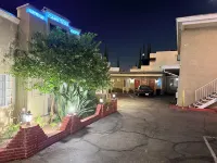 Carlton Motor lodge فنادق في شيرمان أوكس