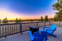 Black Wolf Cabin ~ Romantic Mountain Escape for 2