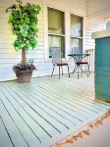 3-bedroom house in charming Waycross with WiFi, AC. Start your vacation now