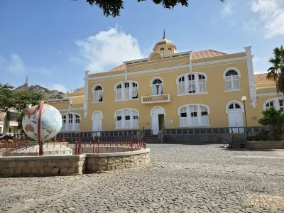 Cozy 2-Bedroom Condo with WiFi, AC in Mindelo, Sao Vicente, Cape Verde Hotel a 