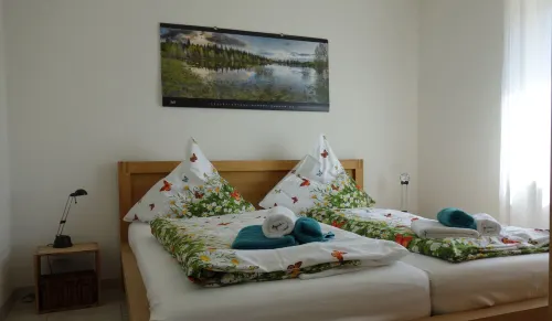 Sehr Hell und Freundlich Gestaltete Ferienwohnung für 2 bis 4 Personen mit Wlan