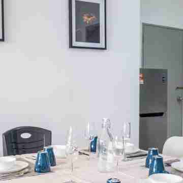 Kuala Lumpur Skyline CityView Comfort Home Dining/Meeting Rooms