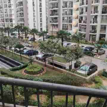Beautiful Cozy 3-bedroom apartment with AC in Noida Others