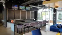Aloft Dulles Airport North - Barer
