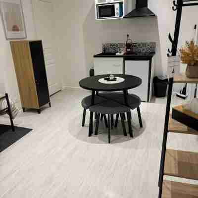 Studio with private courtyard 3 minutes from downtown Cambrai Others