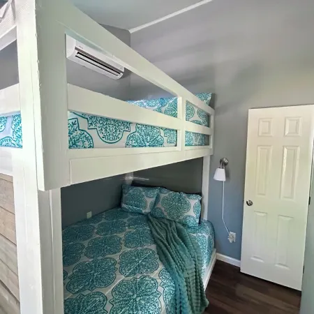 Charming Getaway At Conley Bottom Resort/Lake Cumberland