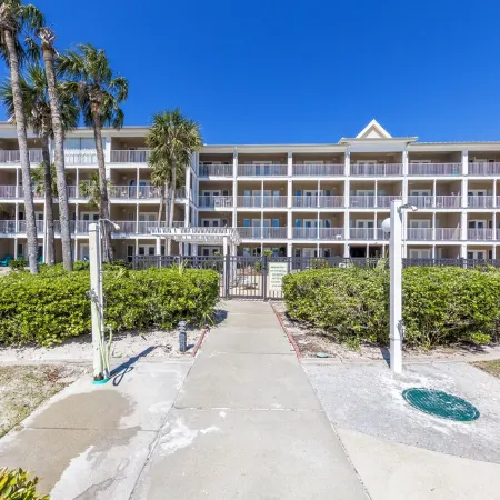 Gulf View Condo with a King Bed, Bunk Setup, and L-Shaped Balcony in Perdido Key
