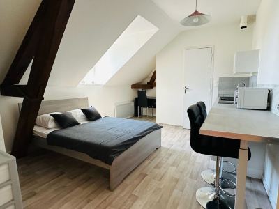 Quiet Studio 11 with Wifi and Parking Troyes