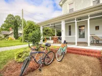 East River Views - Renovated 1905 House- 3 Bedrooms, 3.5 Baths Hotels in Mathews County