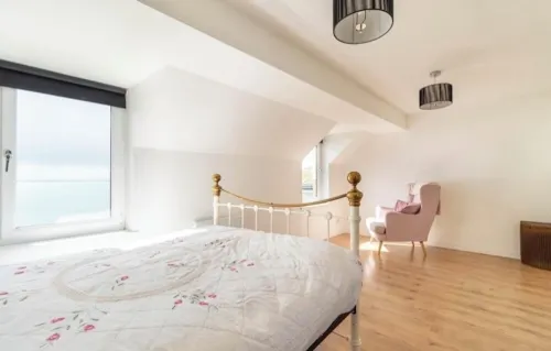 Stylish sea front apartment, 3 bedrooms, 2 bathrooms apartment, pet friendly Hotels in Gourdon