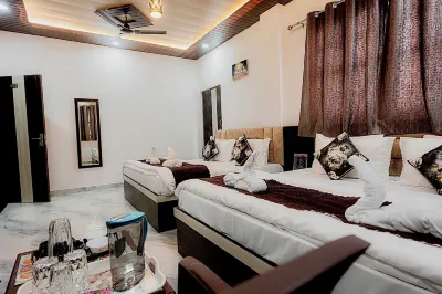 Hotel Kashi In Hotels near Pind Daan Varanasi Allahabad Haridwar Gaya Badrinath