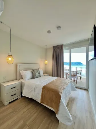 Brandnew-Beachfront-Downtown Condo in Jacó