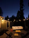 Secluded Forest Retreat, Saltwater Hot Tub, On-site Experiences, Minutes to Town
