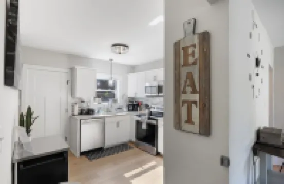 Quiet home in coveted Watts-Hillendale neighborhood.  Close to Duke Hospital/VA