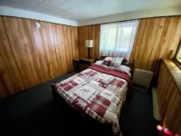 Cabin on the hill Ascutney Vt - 4 bedrooms Hotels in West Windsor