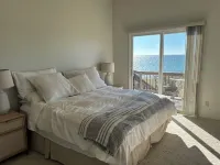 Beach House Beauty on Lake Michigan! Hotels in Summit Township