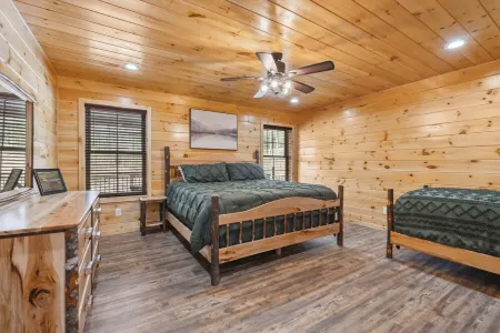 NEW - Knotty Pine - Raystown Lake