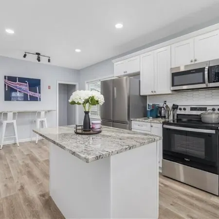 Spacious & Stylish 3-bedroom house in charming Providence, a block from PC
