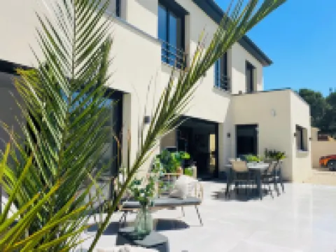 Villa l'orchidée in the heart of the Chateaurenard hillside