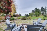 Lakefront Algoma Home w/ Deck, Grill & Fireplace - Homestays