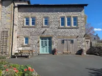 Cosy yet spacious property with private parking, close to the village centre. Hotels in Ingleton