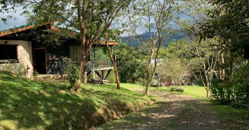 House in the countryside near rivers and mountains Hotels in Cartago