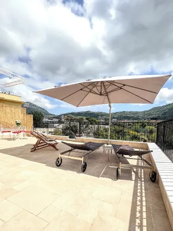 Villa Donna Olga - a stone's throw from the sea and Sorrento Отели в г. Сант-Аньелло