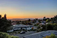 Monthly Sunset Spanish Villa W/ Pool, Pool table, BBQ +