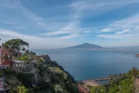 Apartment in the heart of Sorrento coast with sea view & rooftop