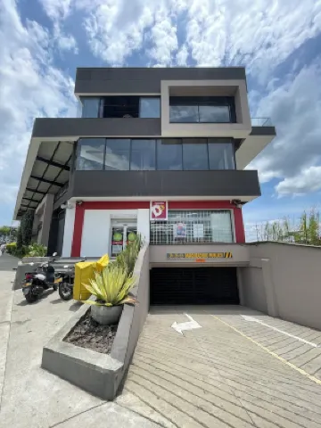 Cozy apartment in charming Pereira with WiFi access Hôtels à : 