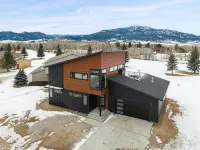 Architectural Masterpiece Home with Mountain Views & Hot Tub